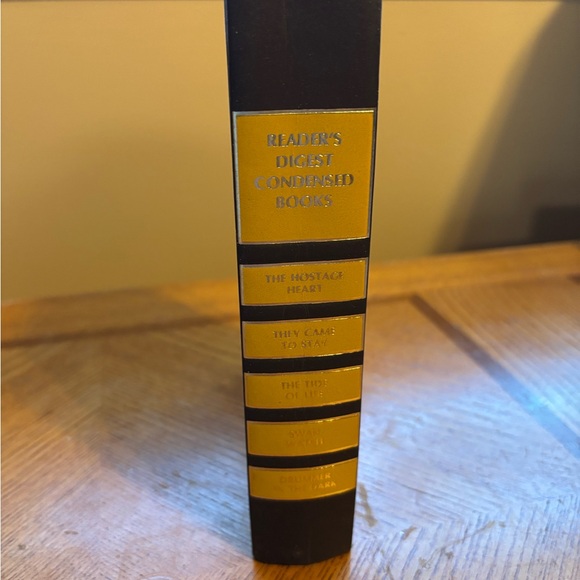 Lot of 2 Vintage Readers Digest Printed Hardcover Books in Green and Marigold - Picture 6 of 12